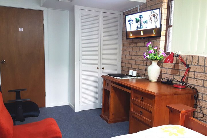 Room 8 of 78