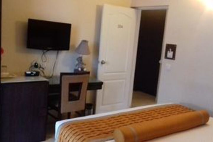 Room 16 of 32