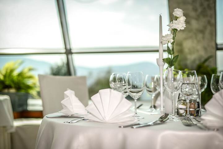 Dining 47 of 77