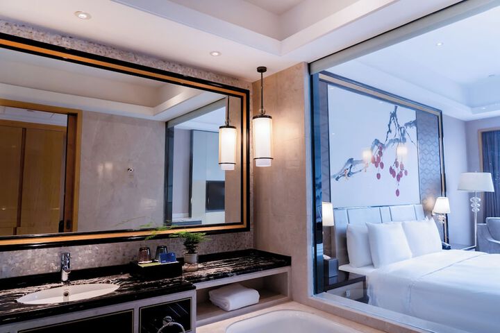 Room 16 of 41