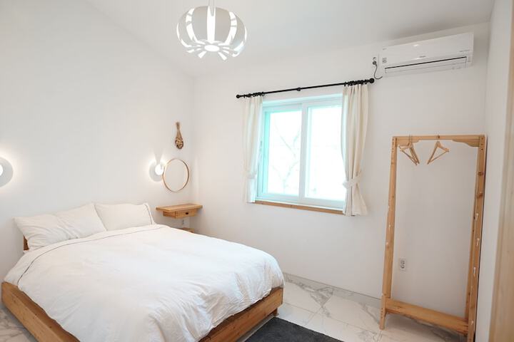Room 5 of 42