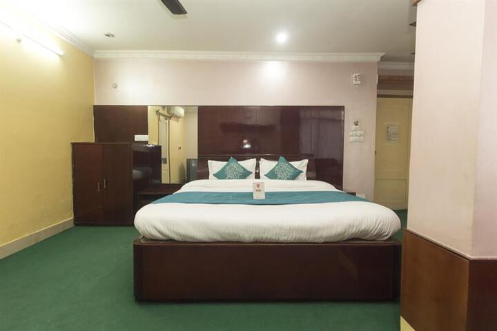 OYO 10908 HOTEL NORTH POINT