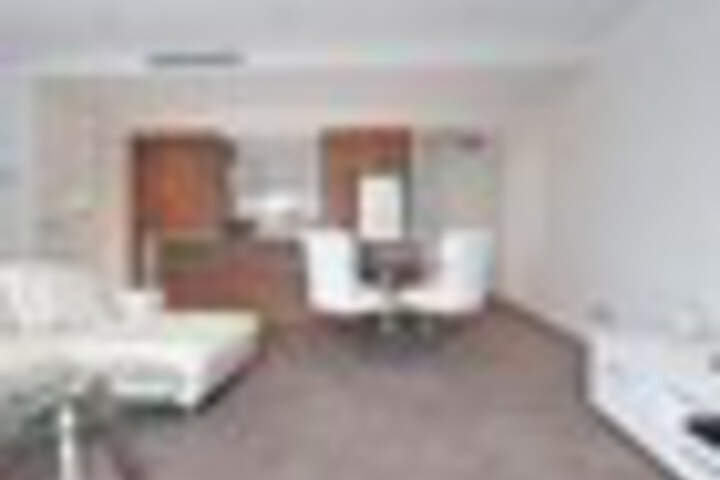 Room 140 of 255
