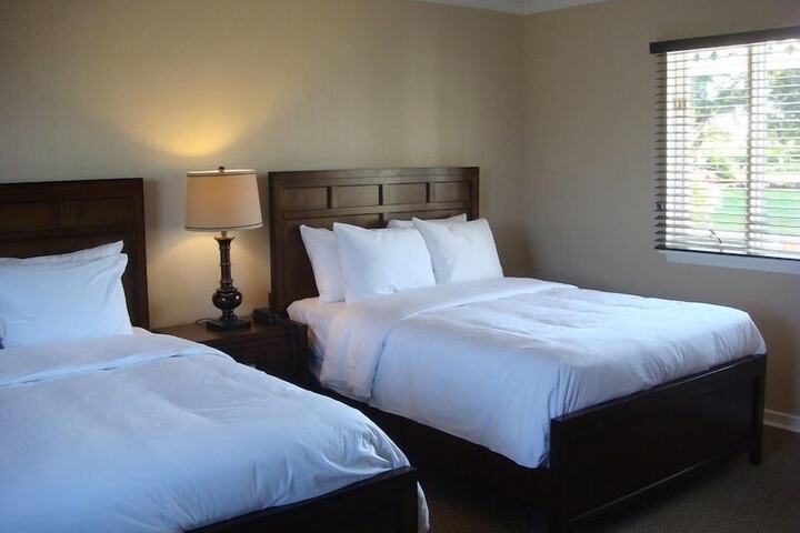 Room 6 of 30