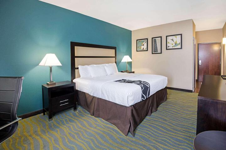 1 King Bed (7 of 23)