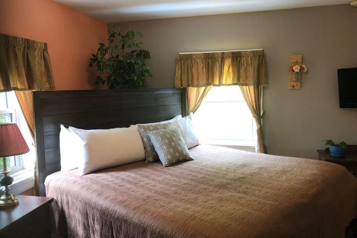Room 28 of 132