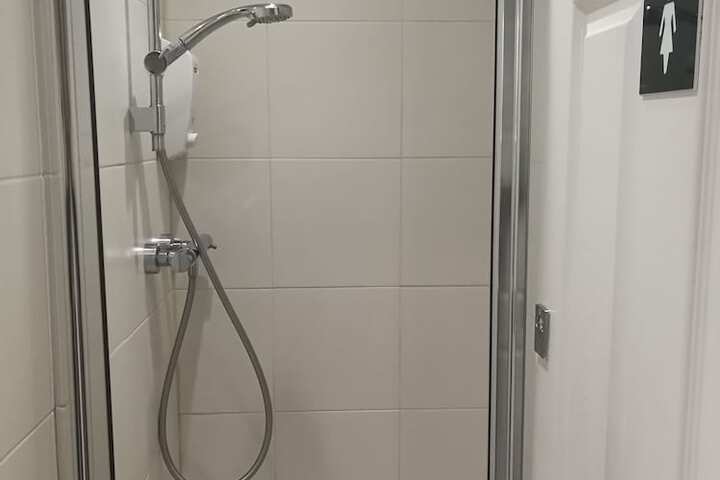 Room 107 of 121