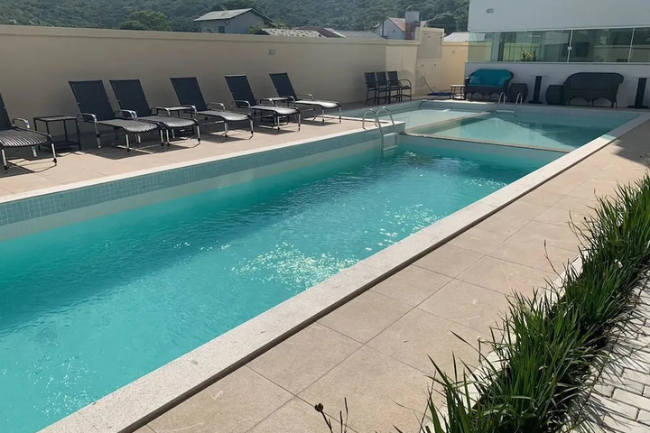 Pool 13 of 22