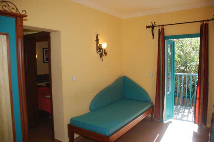 Room 12 of 39