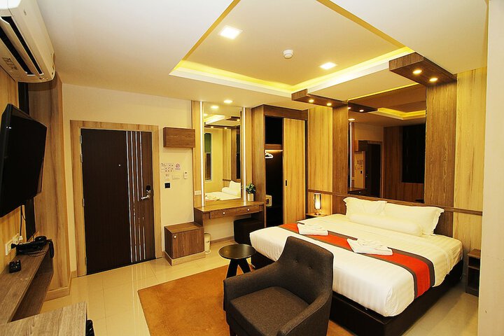 Room 32 of 79