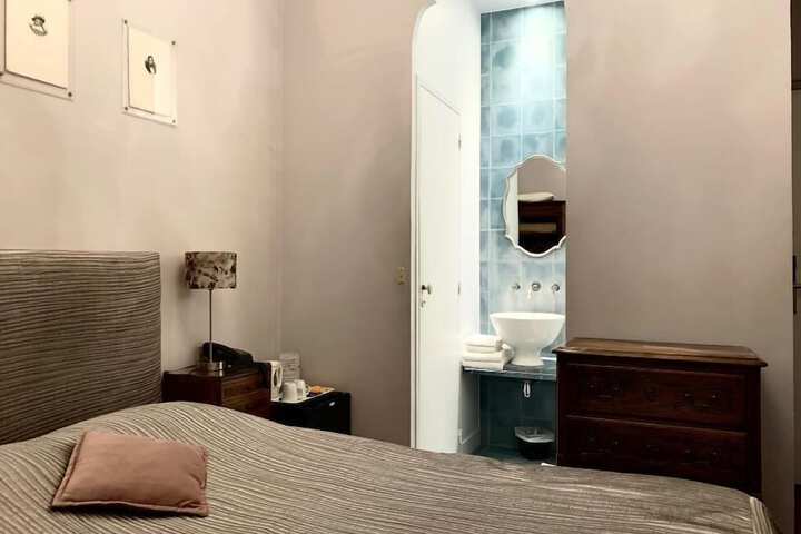 Room 4 of 81