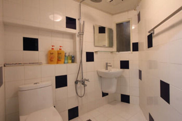 Room 2 of 12