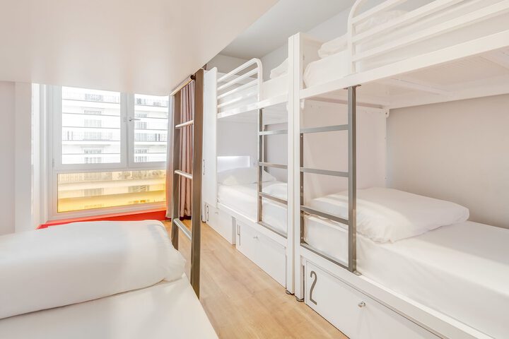 Room 26 of 65