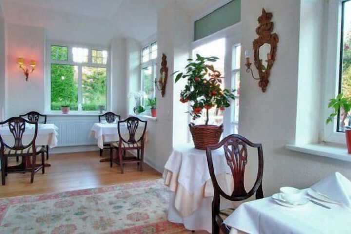 Dining 24 of 59
