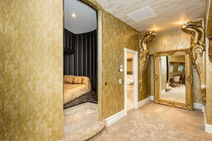 Room 155 of 194