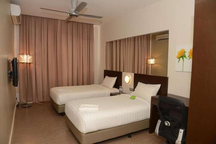 Room 14 of 38