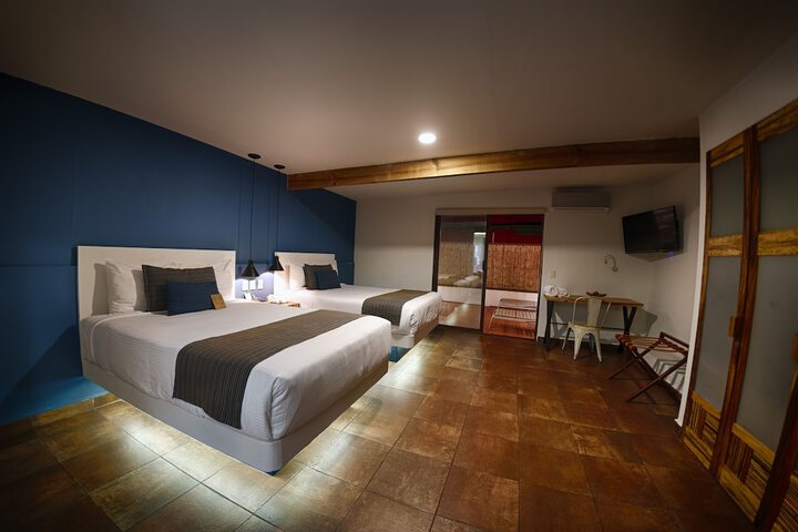 Room 12 of 225