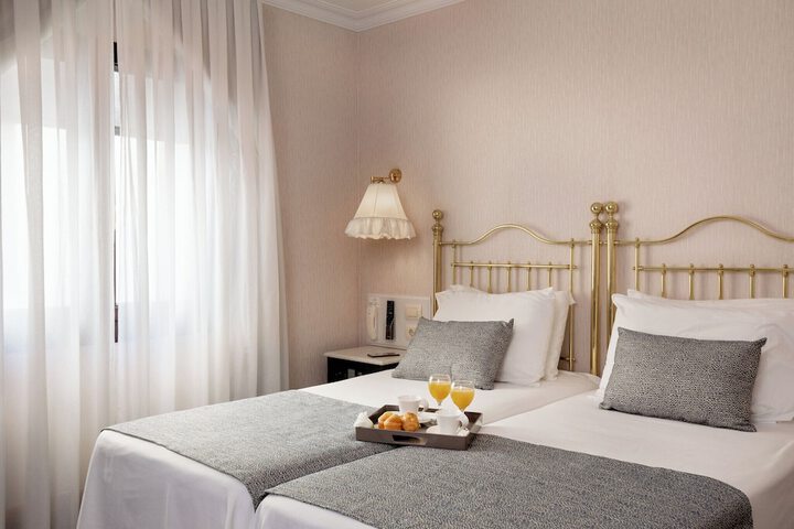 Room 15 of 65