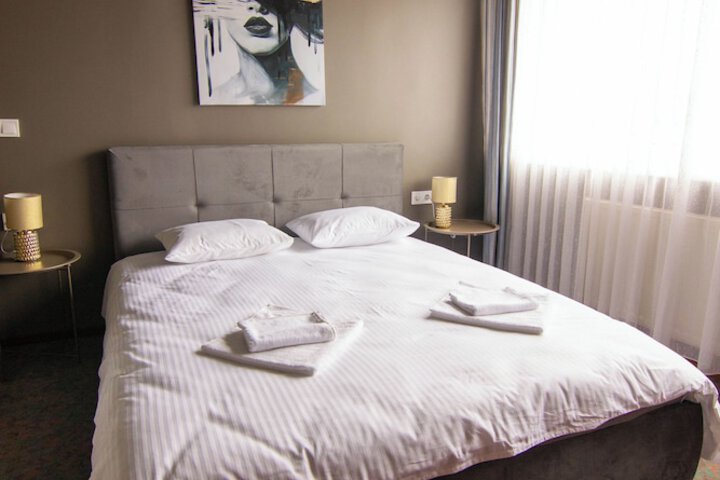 Room 38 of 84