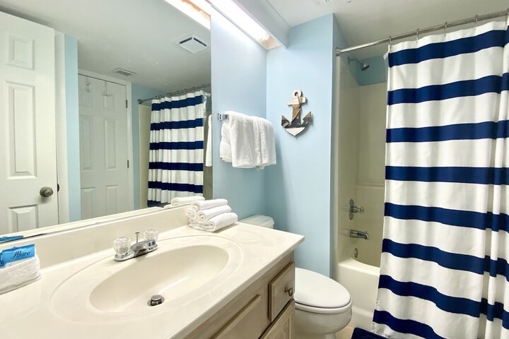 Room 12 of 20