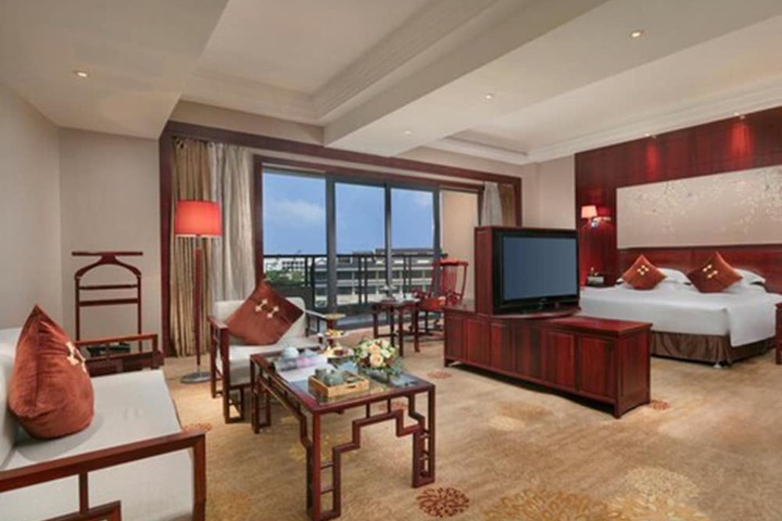 Room 12 of 36