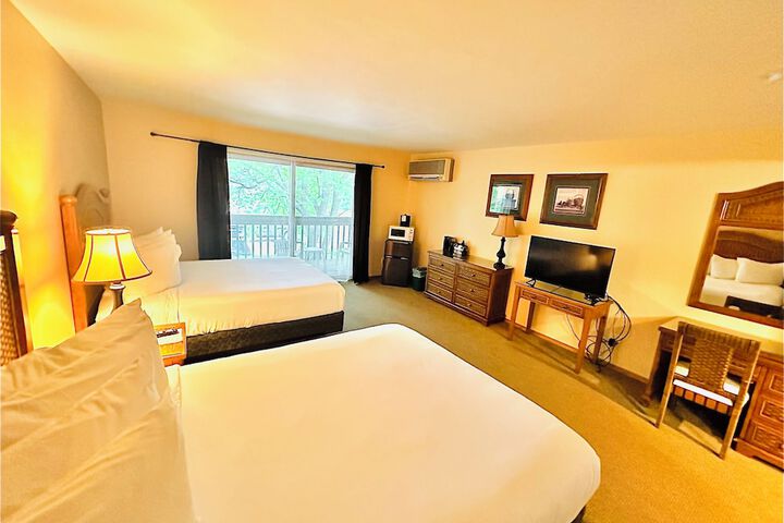 2 Queen Beds (6 of 15)