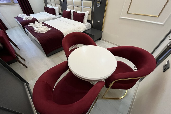 Room 46 of 108
