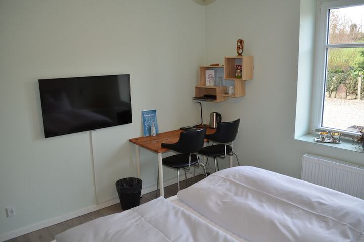 Room 14 of 135