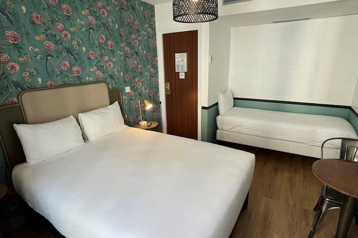 Room 29 of 42