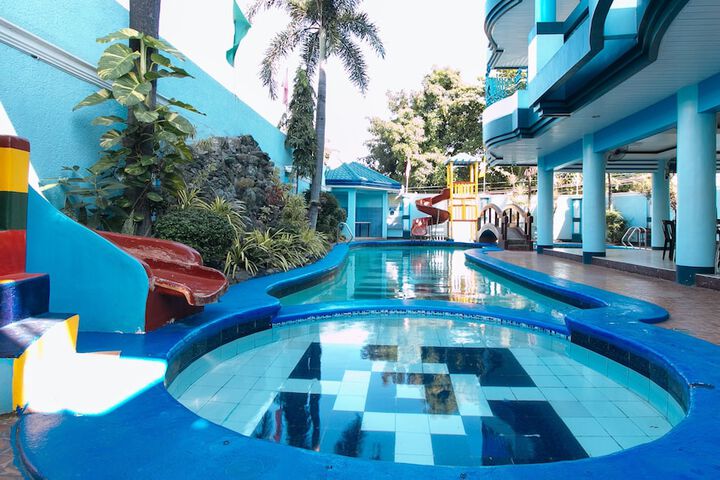 RedDoorz Plus at Villa Gloria Taguig