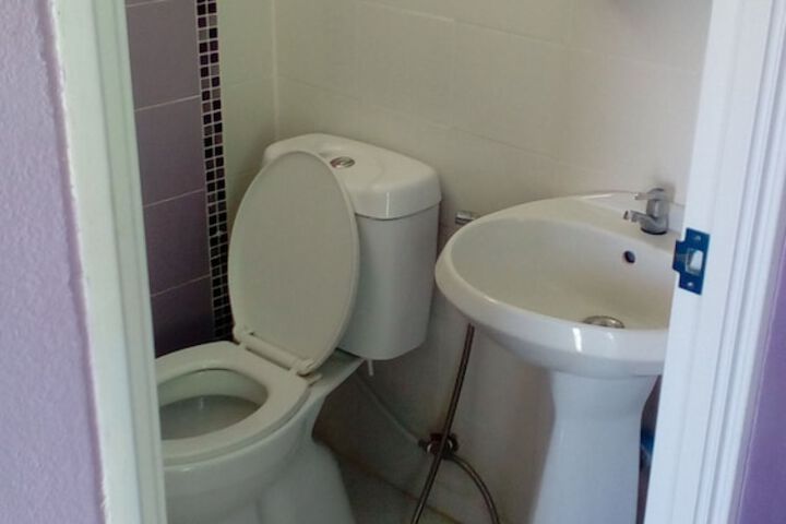 Room 10 of 33