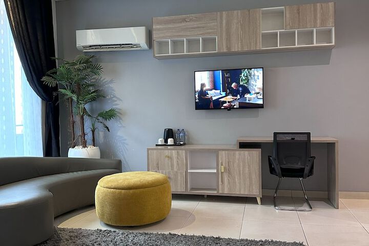 Room 42 of 85