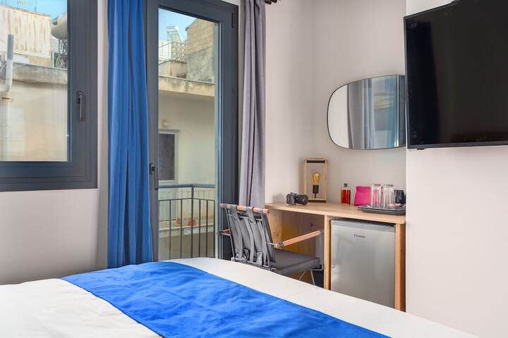 Room 27 of 100