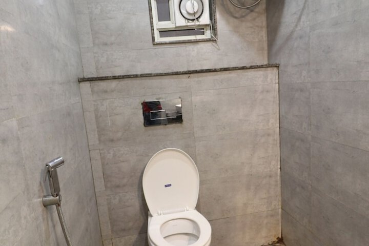 Room 30 of 60