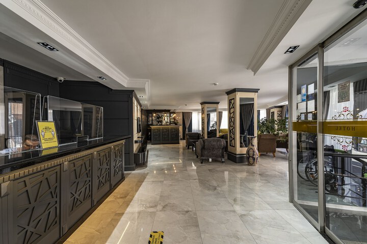 Guest Lobby