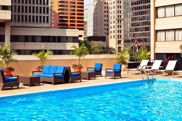 Hotel Pool