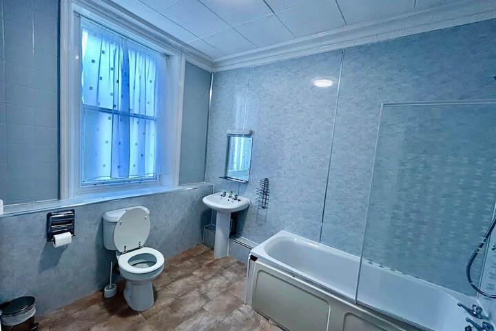 Room 18 of 31