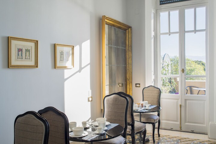 Breakfast/Coffee Service 95 of 107