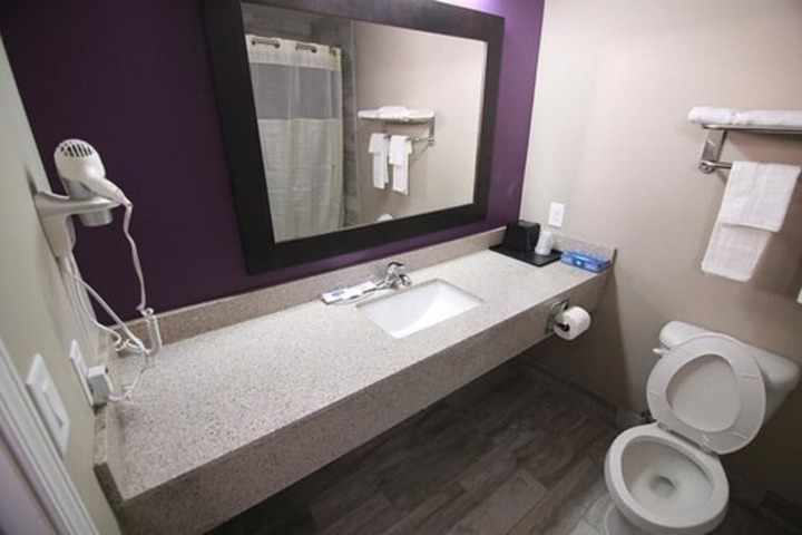 Suite King Size Bed (8 of 20)