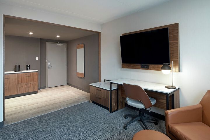 Room 6 of 19