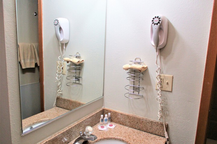 Room 8 of 16