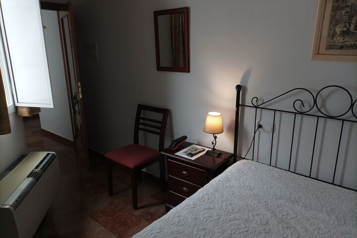 Room 16 of 41