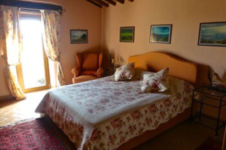 Room 33 of 40