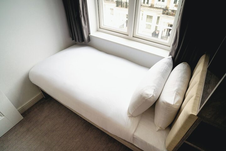 Room 5 of 14