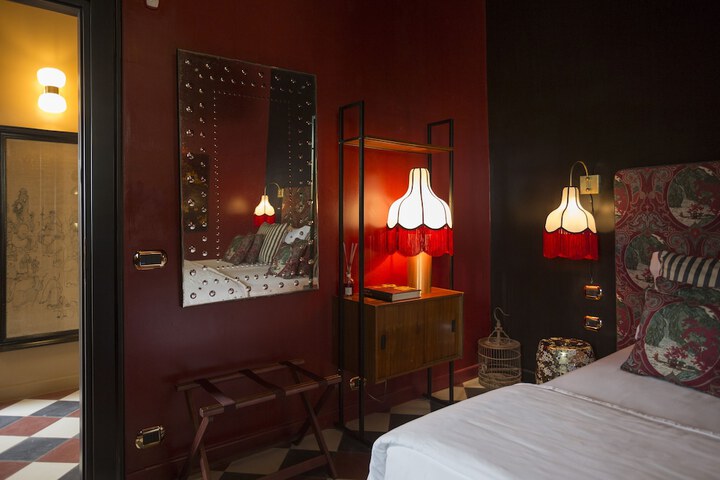 Room 25 of 60