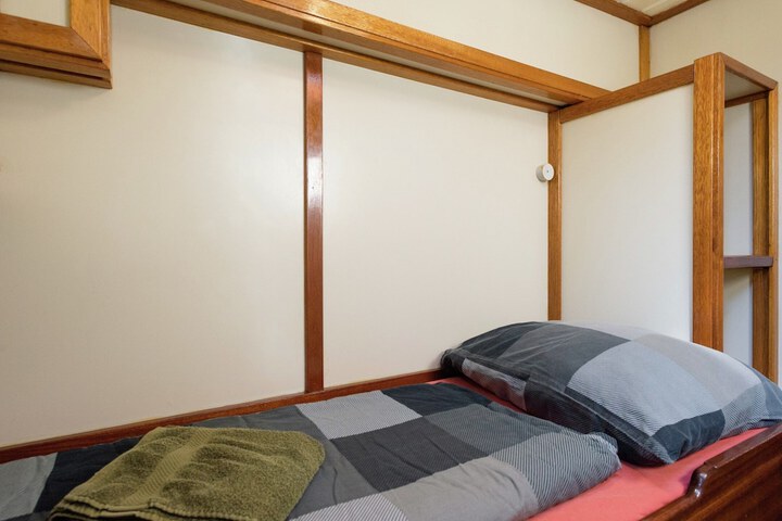 Room 3 of 40