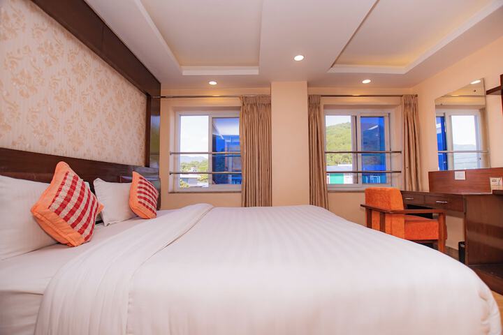 Room 30 of 80