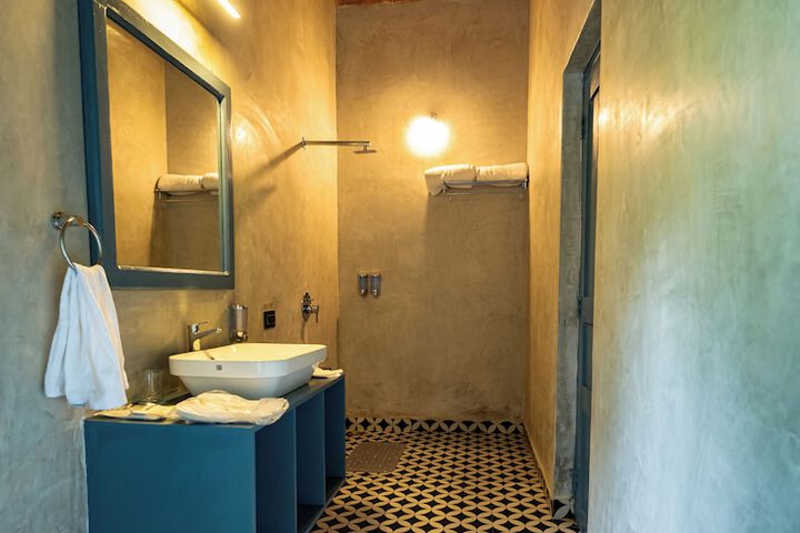 Room 26 of 48
