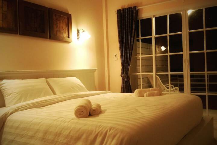 Room 6 of 30