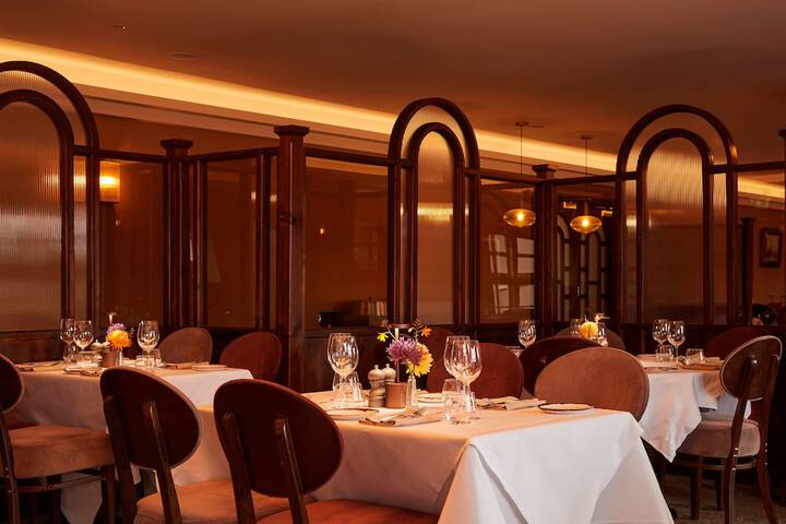 Dining 40 of 79